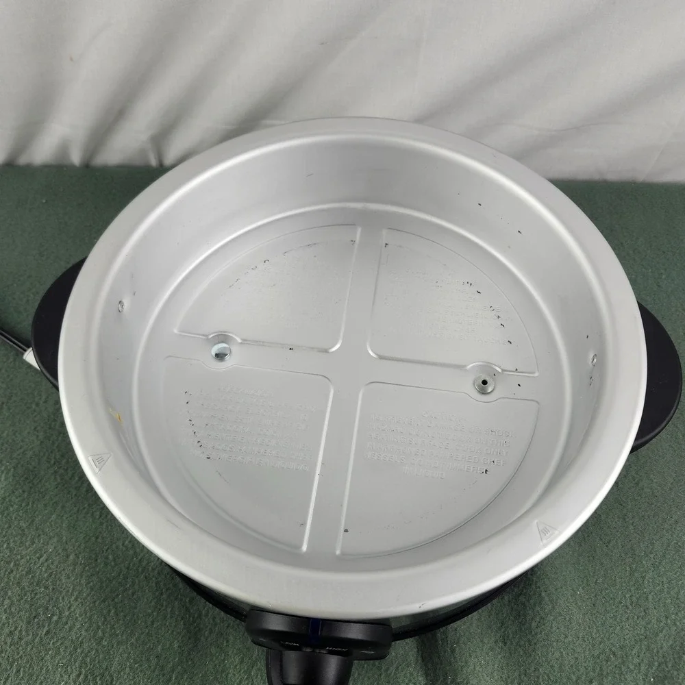 Pampered Chef Rockcrok Slow Cooker, Everyday Pan-  2.5 Quart - No Lid